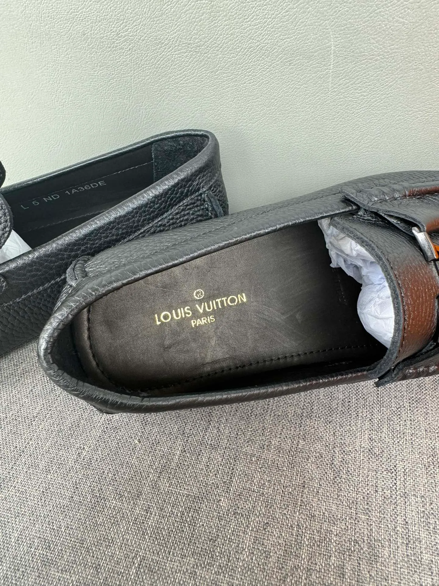 Batch 740💰[strong][strong][strong] Original order quality, new models at the counter, LV Louis Vuitton counter new models, handmade men's driving shoes, bean shoes, slip-on shoes, lazy shoes, exquisite hand-stitching, workmanship details comparable to the counters, Italian imported pebbled cowhide, water-dyed cowhide lining, sweat-absorbent and deodorant, black, 39-44 in large quantities in stock (38, 45 custom-made)